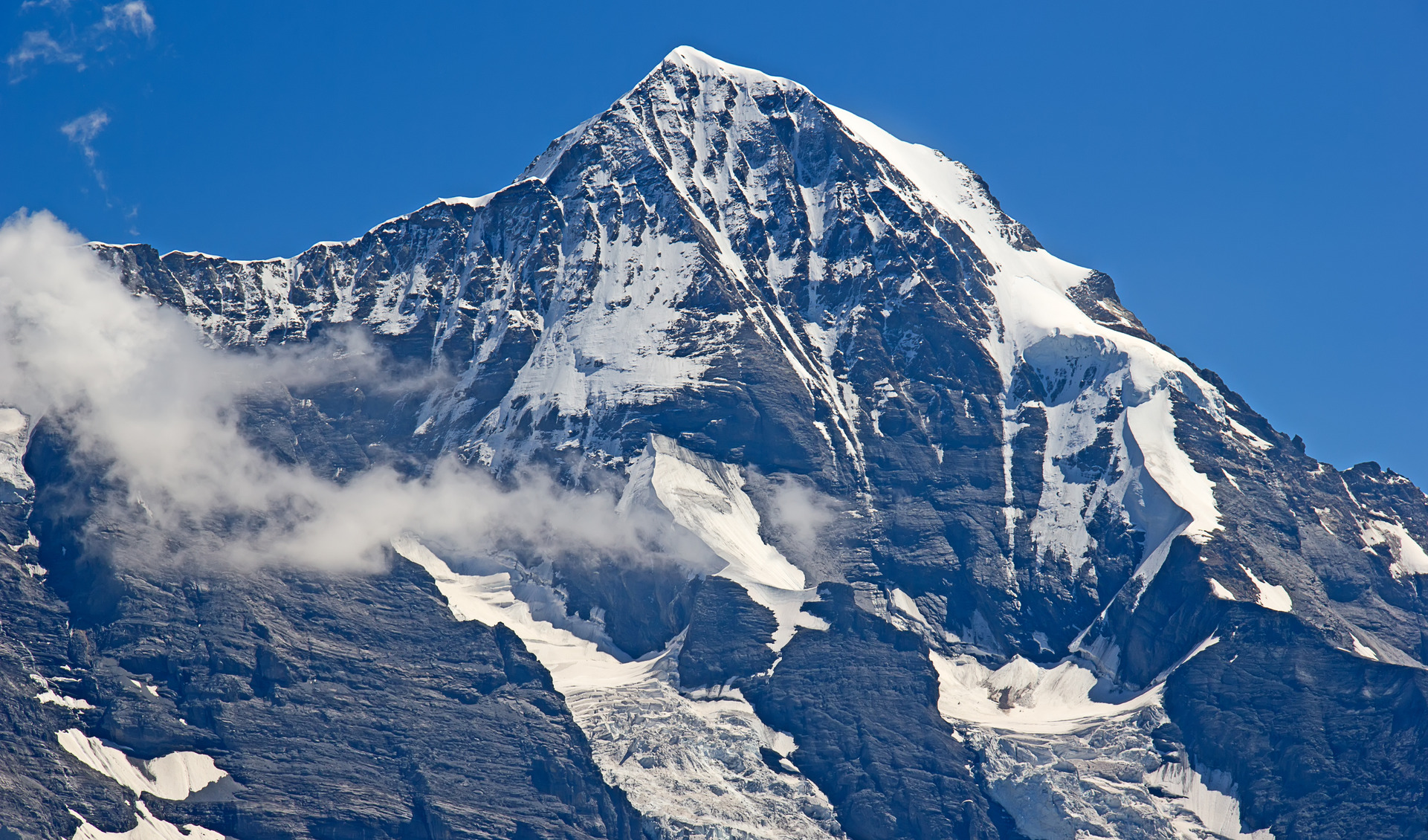 AdobeStock_79390198-mountain