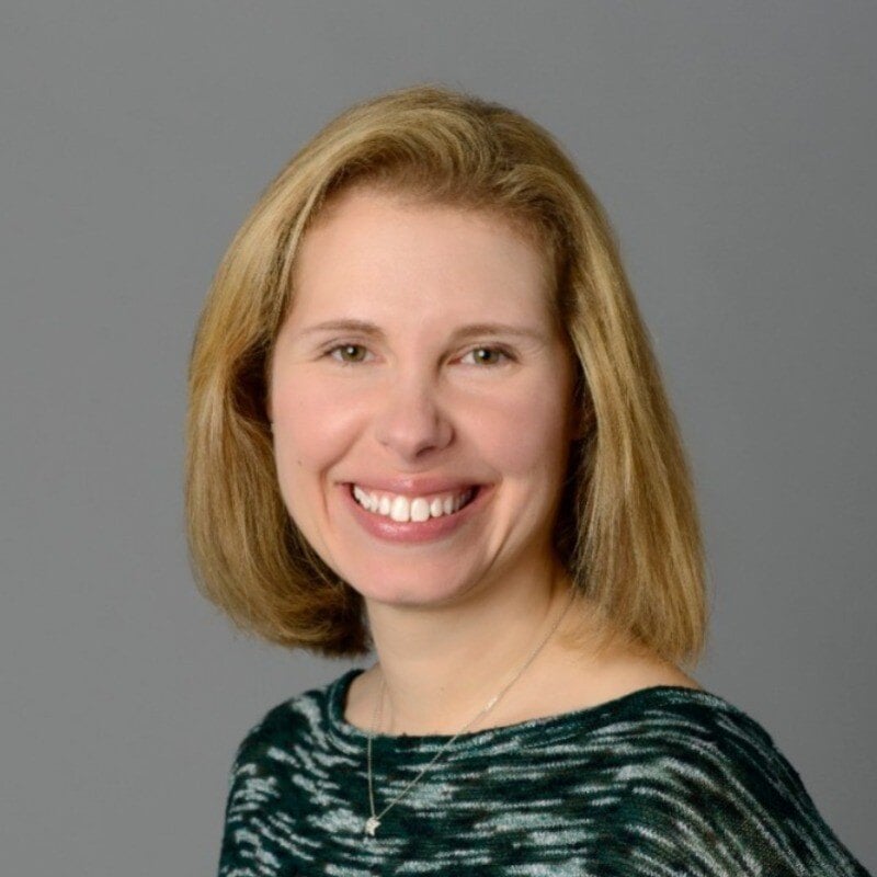 Jennifer Pierce Headshot